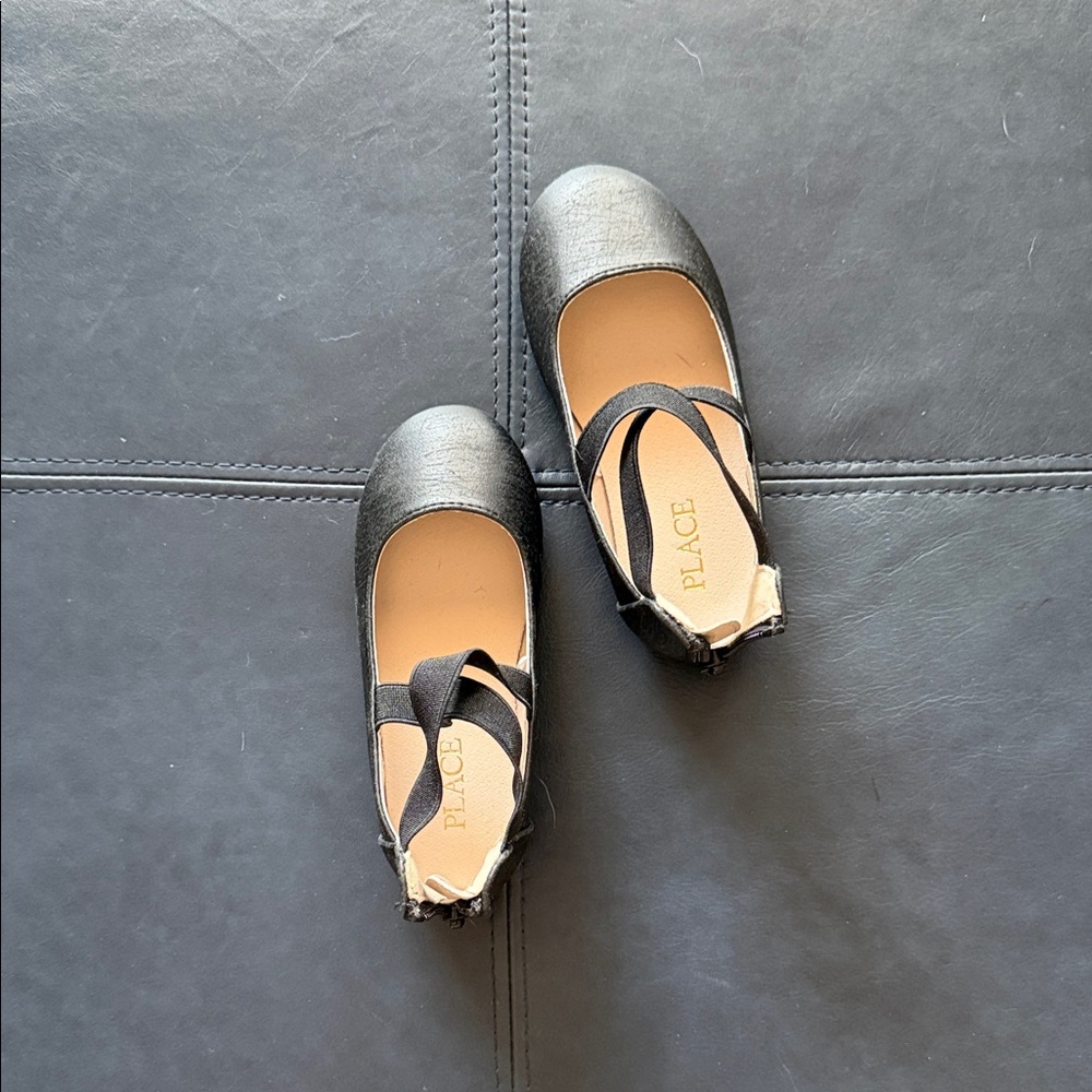The Children's Place Black Girls Ballet Flats with Crisscross Straps